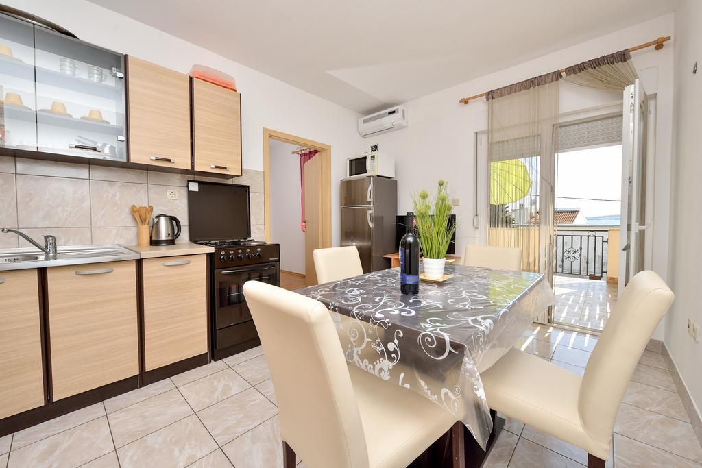 Apartments Duje Бибине Екстериор снимка
