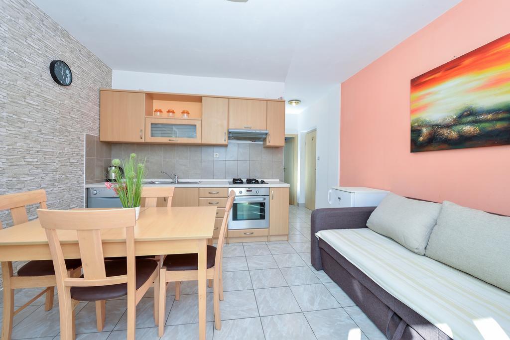 Apartments Duje Бибине Екстериор снимка
